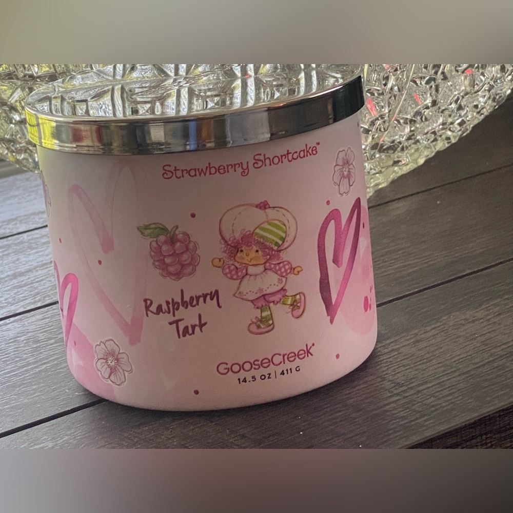 Strawberry Shortcake Goose Creek Raspberry Tart  14.5 oz  3 Wick Candle - Picture 4 of 12